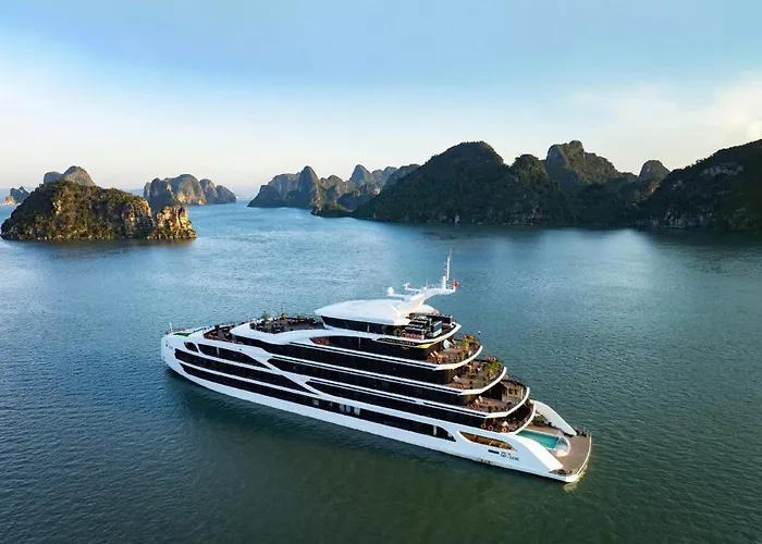 Diana Cruises Bay - Luxury By Venus Group Botel