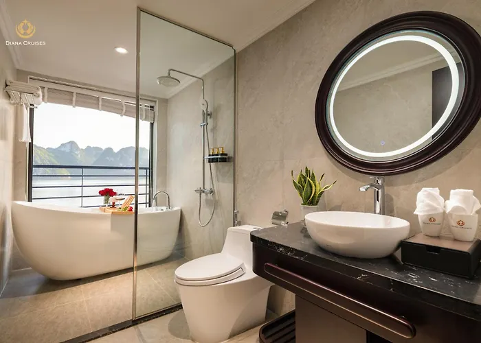Diana Cruises Bay - Luxury By Venus Group 5* Ha Long