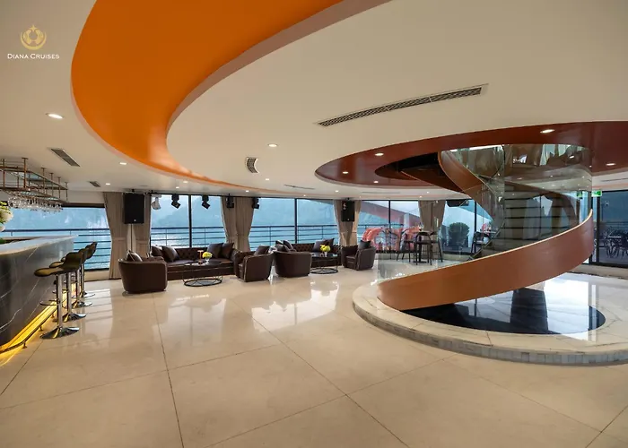 Botel Diana Cruises Bay - Luxury By Venus Group Ha Long