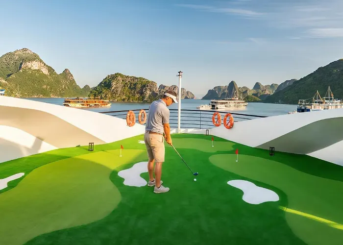 Diana Cruises Bay - Luxury By Venus Group Hotel en barco Ha Long