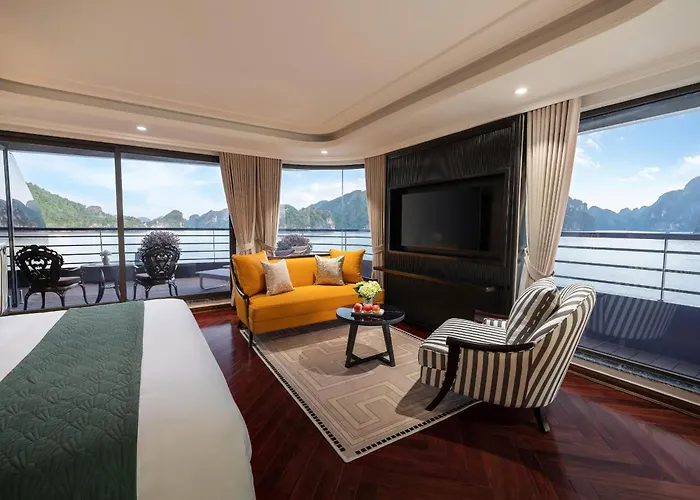 Botel Diana Cruises Bay - Luxury By Venus Group Ha Long